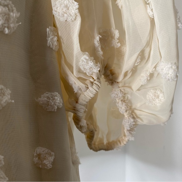 Lascana Cream Swiss Dot Puff Sleeve Top NWT - Picture 3 of 14